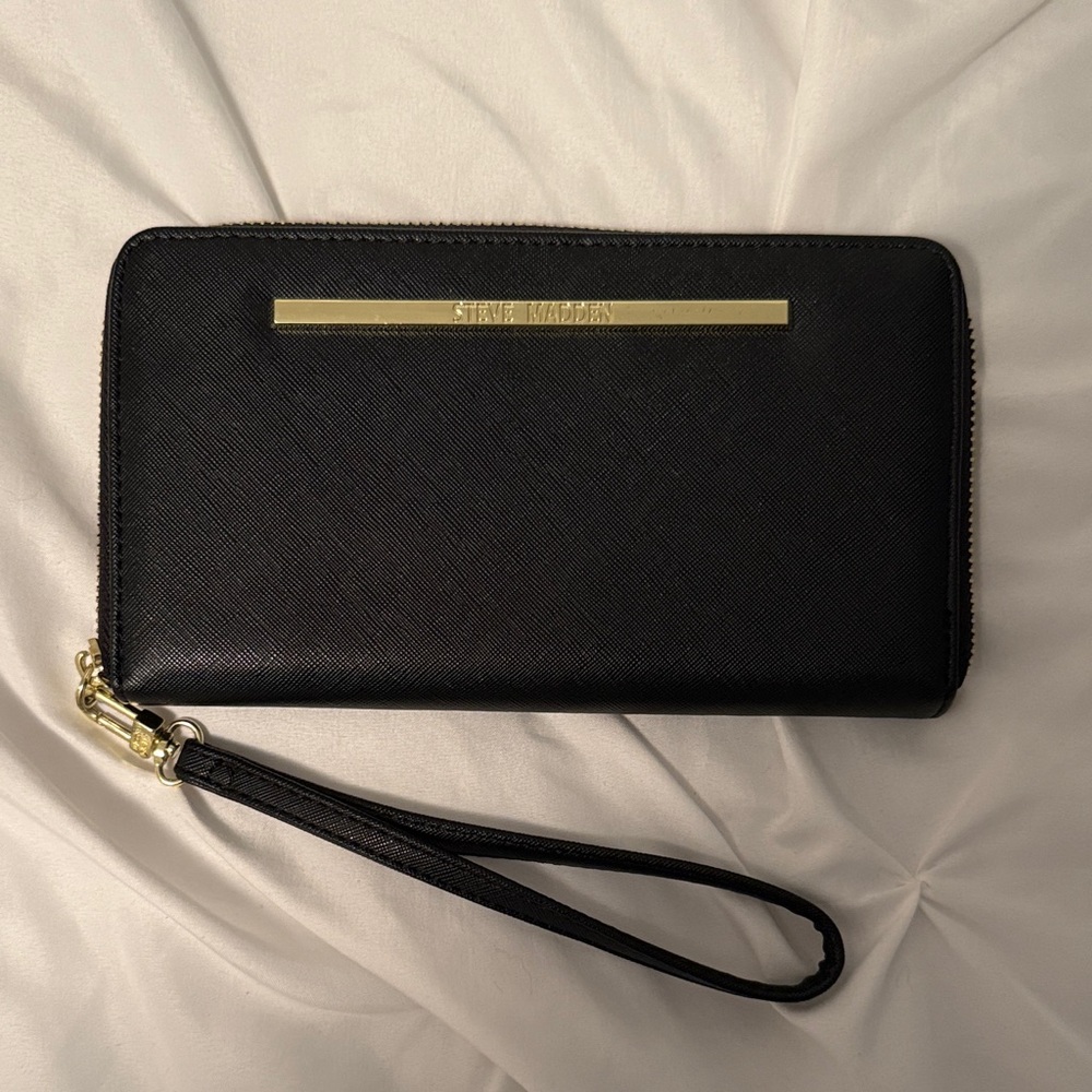 Steve Madden Black Wallet with Gold Accent